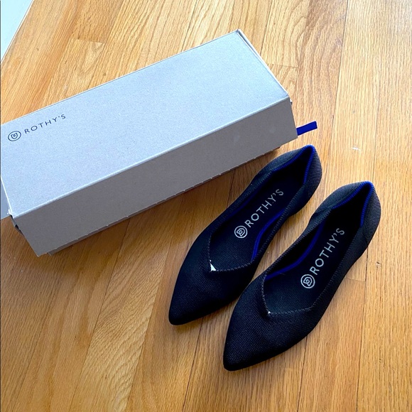 Rothy's Shoes - EUC like new Black Rothy’s The Point Flats Sz 7.5
